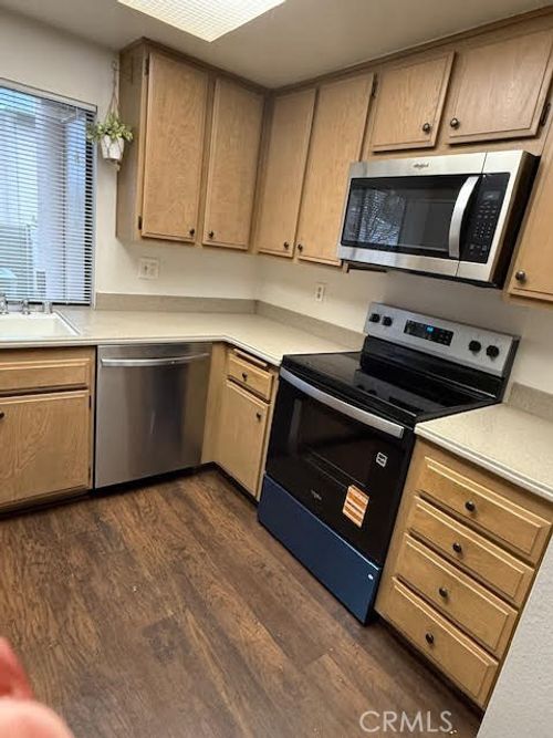 206c-8788 Coral Springs Ct, Huntington Beach, CA, 92646-6207 | Card Image