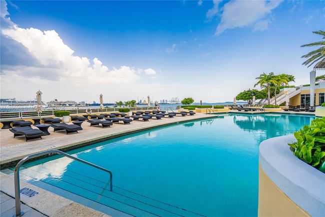 APT-3803 - 848 Brickell Key Dr, Condo with 1 bedrooms, 2 bathrooms and null parking in Miami FL | Image 37