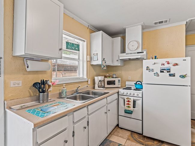 3 - 30 Parker Ave, House attached with 1 bedrooms, 1 bathrooms and 2 parking in Lanark Village FL | Image 15