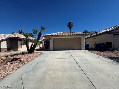 6996 Troubador Dr, Las Vegas, NV, 89119-4659 | Card Image