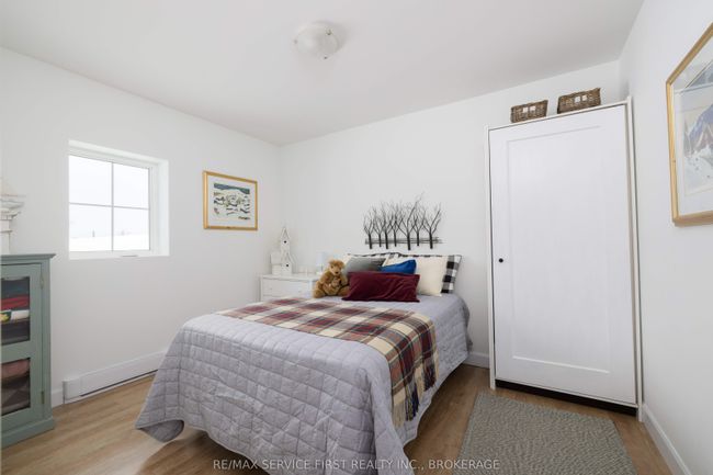 320 Sweets Corners Rd, House other with 3 bedrooms, 2 bathrooms and 10 parking in Lyndhurst ON | Image 33