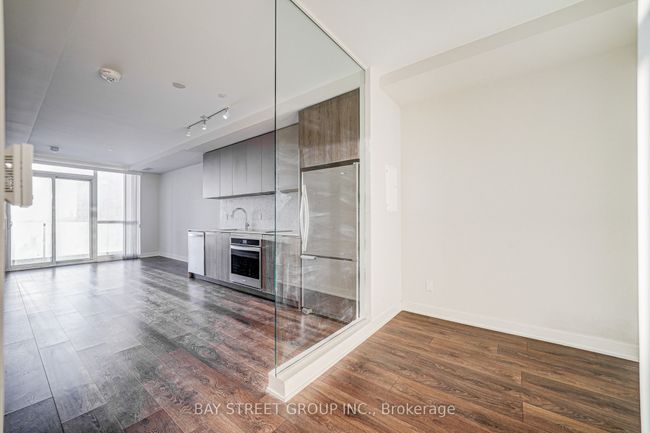 1211 - 2 Sonic Way, Condo with 2 bedrooms, 2 bathrooms and 1 parking in North York ON | Image 9