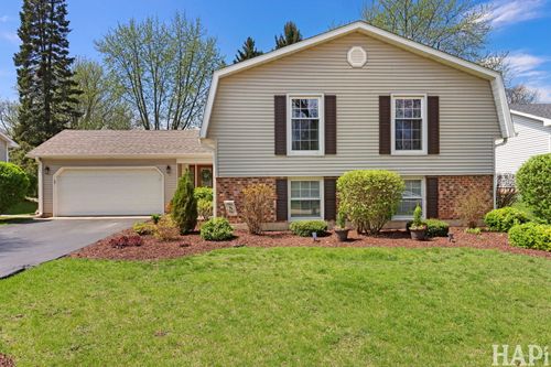 38 Chelsea Ln, Cary, IL, 60013-1911 | Card Image