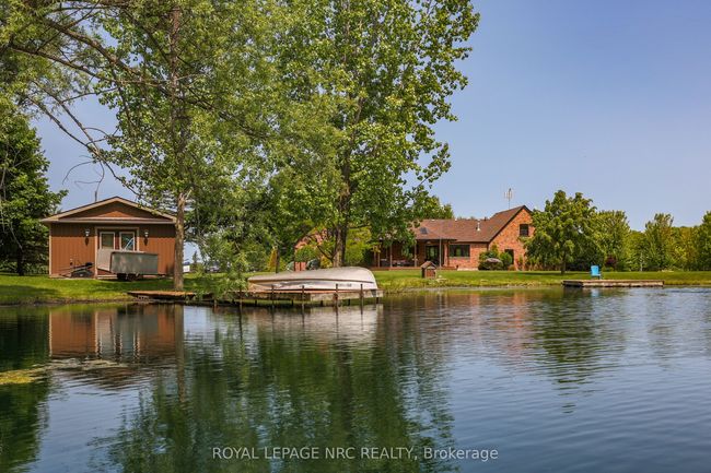 2021 Victoria Ave, Home with 5 bedrooms, 4 bathrooms and 50 parking in Pelham ON | Image 7