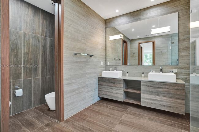 201 Buttonwood Dr, House other with 5 bedrooms, 7 bathrooms and null parking in Key Biscayne FL | Image 40