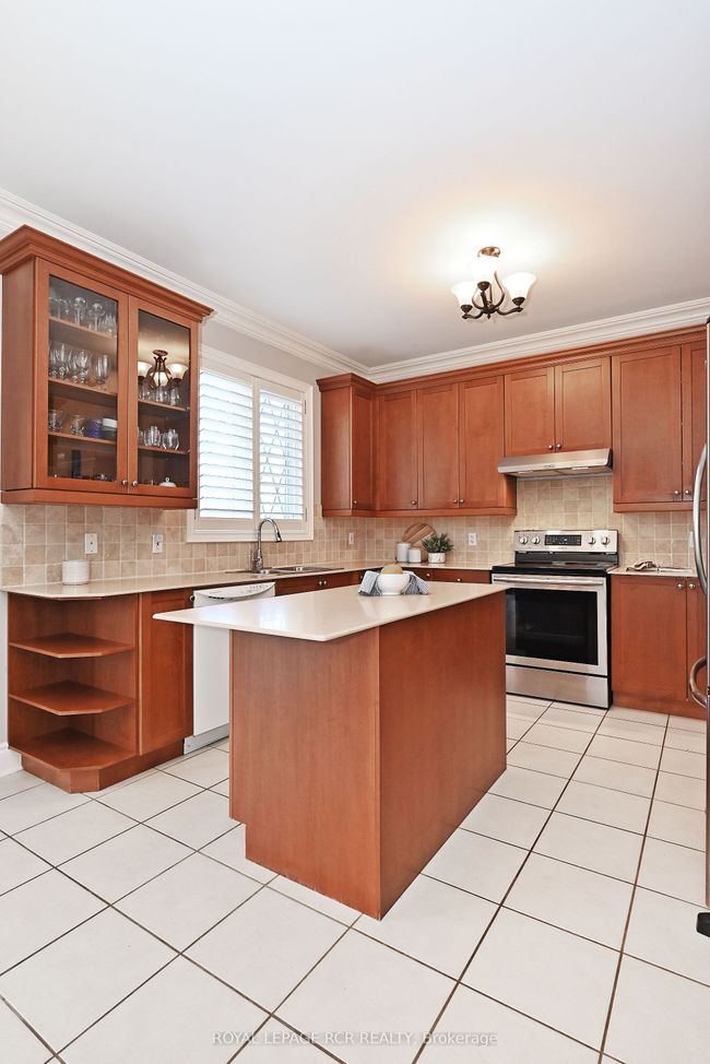 9 Deerhorn Cres, House other with 4 bedrooms, 3 bathrooms and 6 parking in Aurora ON | Image 16