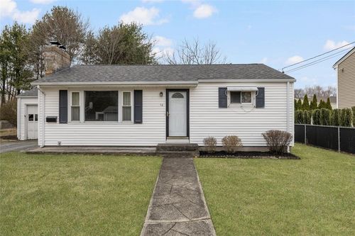 16 Vista Dr, Lincoln, RI, 02865-1634 | Card Image