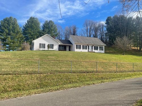 721 Pond St, Pounding Mill, VA, 24637-4046 | Card Image