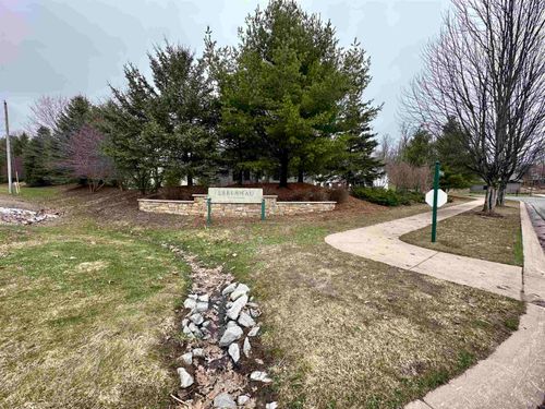 9277 E Summerfield Dr, Traverse City, MI, 49684-3504 | Card Image