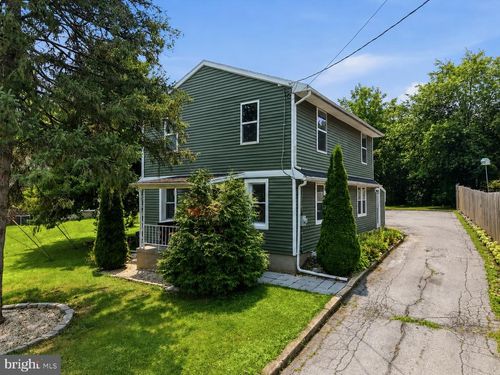 1104 Old Swede Rd, DOUGLASSVILLE, PA, 19518-9559 | Card Image