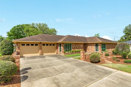130 Nasturtium St, Lake Jackson, TX, 77566-5837 | Card Image