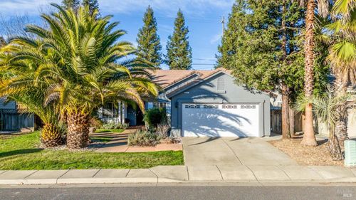 494 Beltrami Dr, Ukiah, CA, 95482-8746 | Card Image