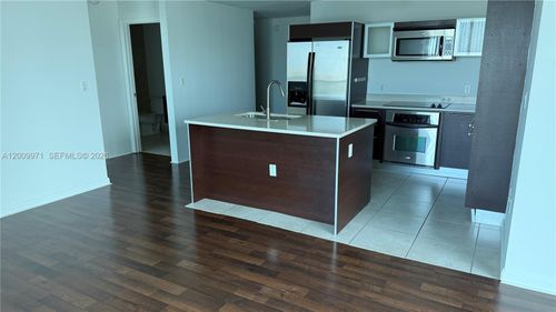 1911-1900 N Bayshore Dr, Miami, FL, 33132-3010 | Card Image