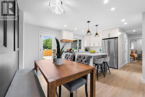 9519 2 St Se, Calgary, AB, T2J0V8 | Card Image