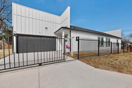 2015 Volga Ave, Dallas, TX, 75216-5700 | Card Image