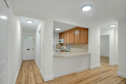 apt-7-590 Bedford Rd, Pleasantville, NY, 10570-3356 | Card Image