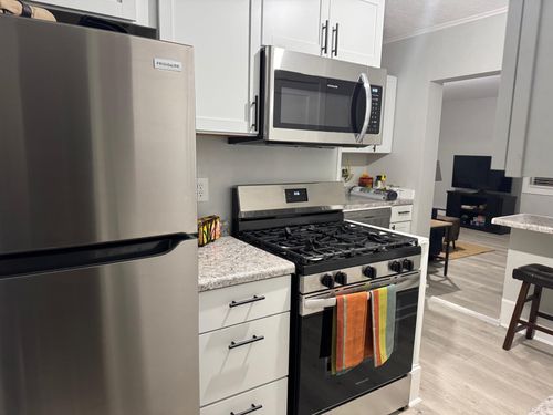 1131 Lincoln Ave, Saint Paul, MN, 55105-2736 | Card Image