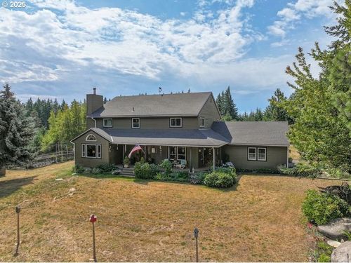 18 Ramsay Ln, White Salmon, WA, 98672-8820 | Card Image