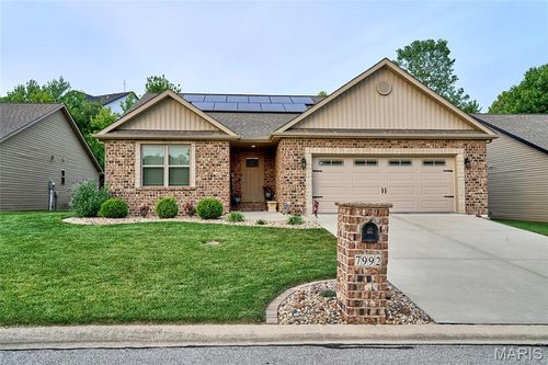 7992 Walker Meadows Dr, Caseyville, IL, 62232-1273 | Card Image