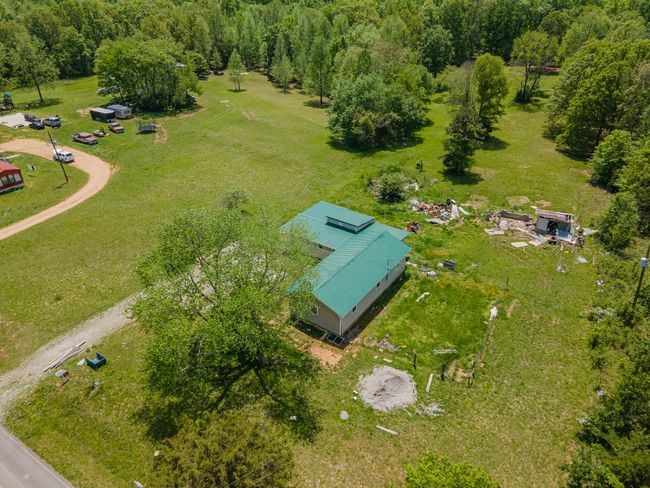 2724 She Boss Rd, House other with 2 bedrooms, 2 bathrooms and 4 parking in Duck River TN | Image 13