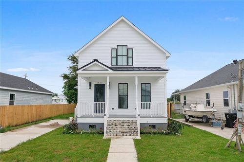 1823 Alexander Ave, Arabi, LA, 70032-1744 | Card Image