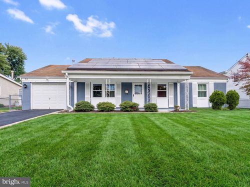 72 New Castle Ln, WILLINGBORO, NJ, 08046-1304 | Card Image