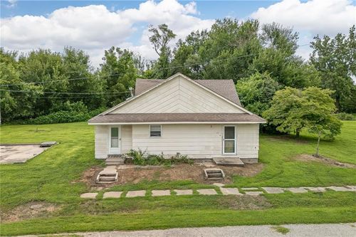 401 N 4th St, Wathena, KS, 66090-4021 | Card Image