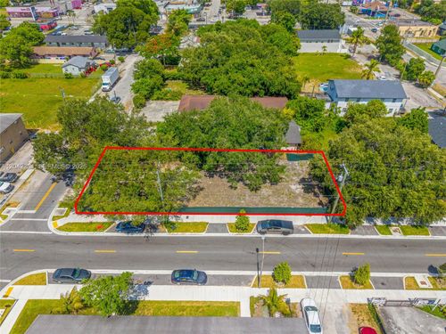 605 Nw 65th St, Miami, FL, 33150-4313 | Card Image
