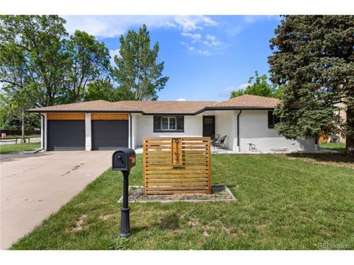 9197 W Woodard Dr, Lakewood, CO, 80227-2357 | Card Image