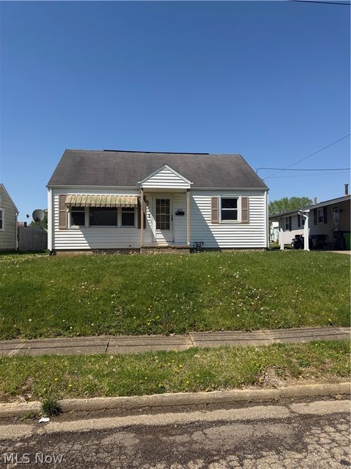 809 12th Street Sw, Massillon, OH, 44647 | Card Image