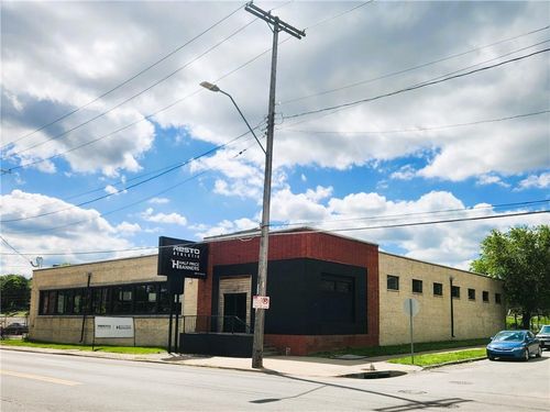 1301 E 31st St, Kansas City, MO, 64109-1514 | Card Image