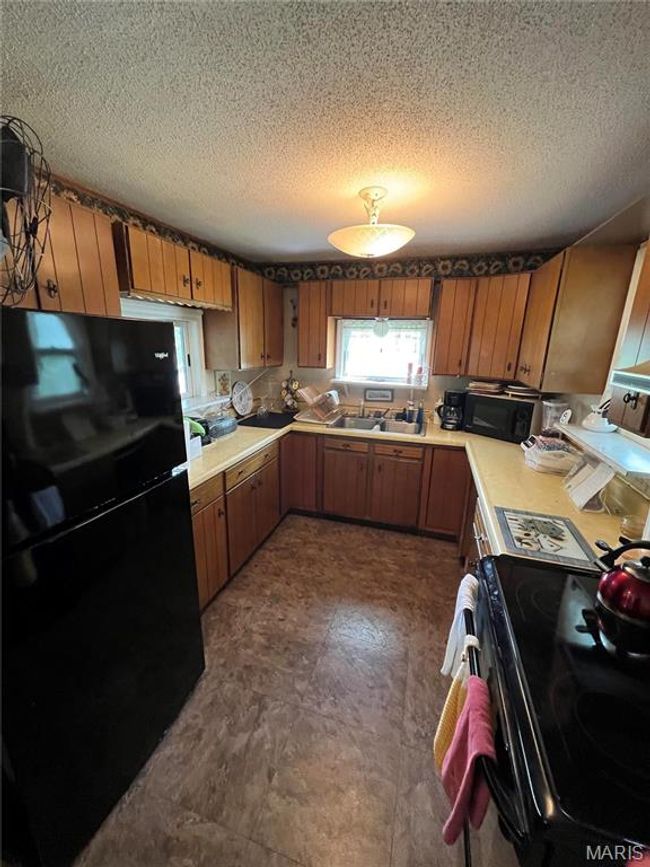 View of detached garage | Image 10