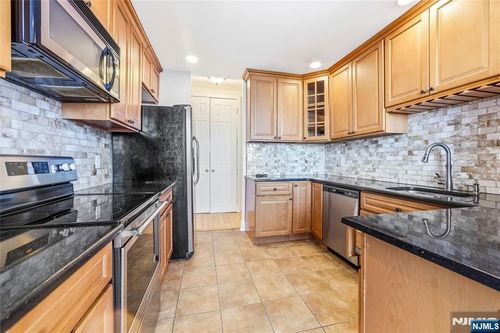 100 Winston Dr, Cliffside Park, NJ, 07010-3240 | Card Image