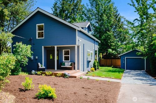 11720 Evanston Ave N, Seattle, WA, 98133-8225 | Card Image