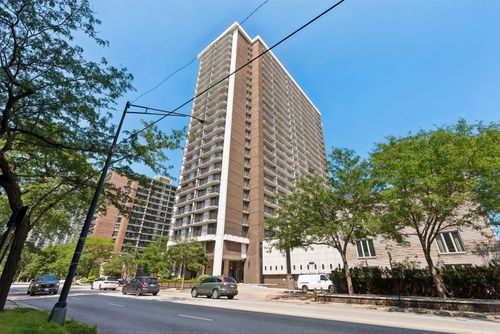 11j-5855 N Sheridan Rd, Chicago, IL, 60660-3837 | Card Image