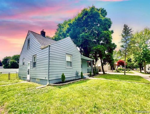 2205 Hanford Ave, Lincoln Park, MI, 48146-1326 | Card Image