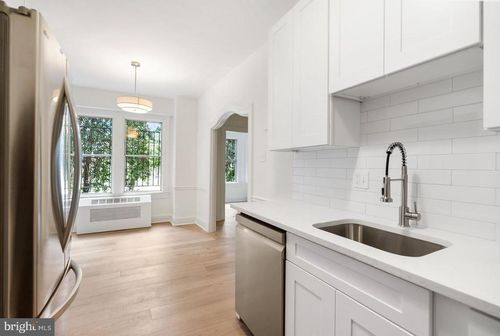 6b-4000 Cathedral Ave Nw, WASHINGTON, DC, 20016-5252 | Card Image