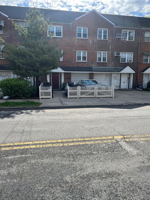 2515 150th St, Flushing, NY, 11354-1409 | Card Image