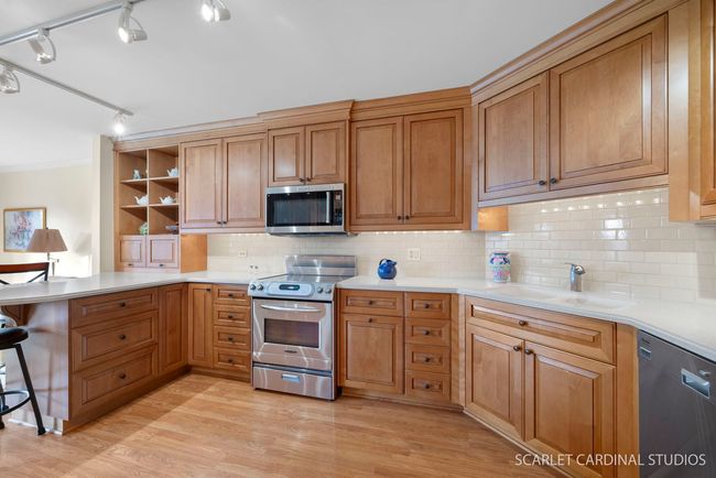 APT-315 - 660 Winnetka Mews, Condo with 2 bedrooms, 2 bathrooms and 1 parking in Winnetka IL | Image 6