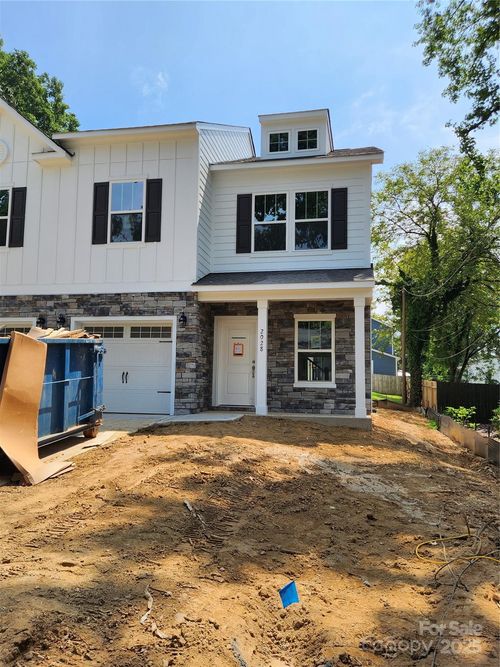 2032 Mandarin Blvd, Charlotte, NC, 28205-7449 | Card Image