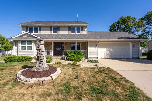 306 13th Ave, De Witt, IA, 52742-1852 | Card Image