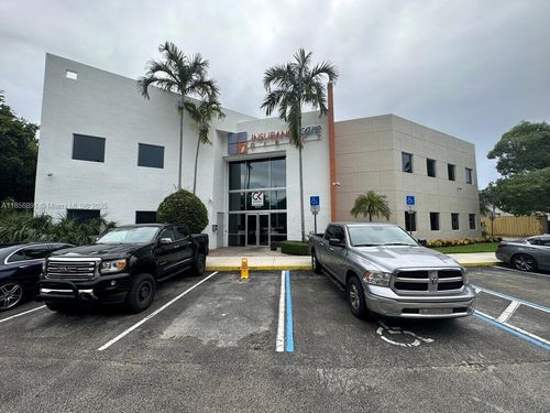 1002 E Newport Center Dr, Deerfield Beach, FL, 33442-7752 | Card Image