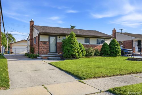 17968 Summer Ln S, Fraser, MI, 48026-2442 | Card Image