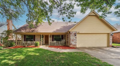 312 W Raleigh Pl, Broken Arrow, OK, 74011-4152 | Card Image