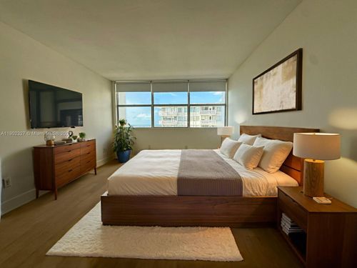 apt-1203a-1420 Brickell Bay Dr, Miami, FL, 33131-3670 | Card Image