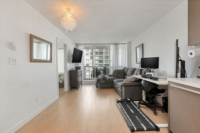 1015 - 13696 100 Ave, Condo with 1 bedrooms, 1 bathrooms and 1 parking in Surrey BC | Image 2