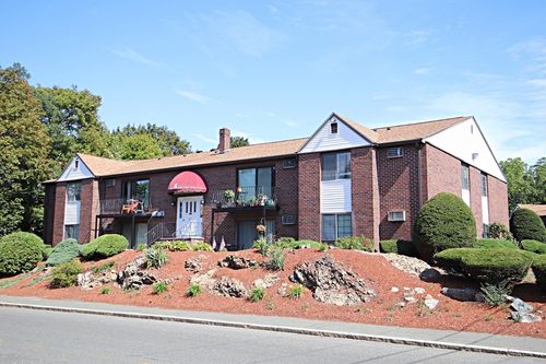 apt-d3-141 Essex St, Saugus, MA, 01906-4256 | Card Image