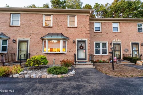 234 Point Of Woods Dr, Albany, NY, 12203-5512 | Card Image