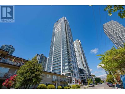 1004 - 6537 Telford Ave, Condo with 3 bedrooms, 2 bathrooms and 1 parking in Burnaby BC | Image 1