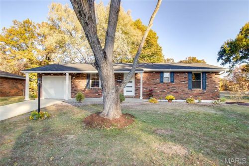 4407 Thadway Dr, Alton, IL, 62002-5747 | Card Image